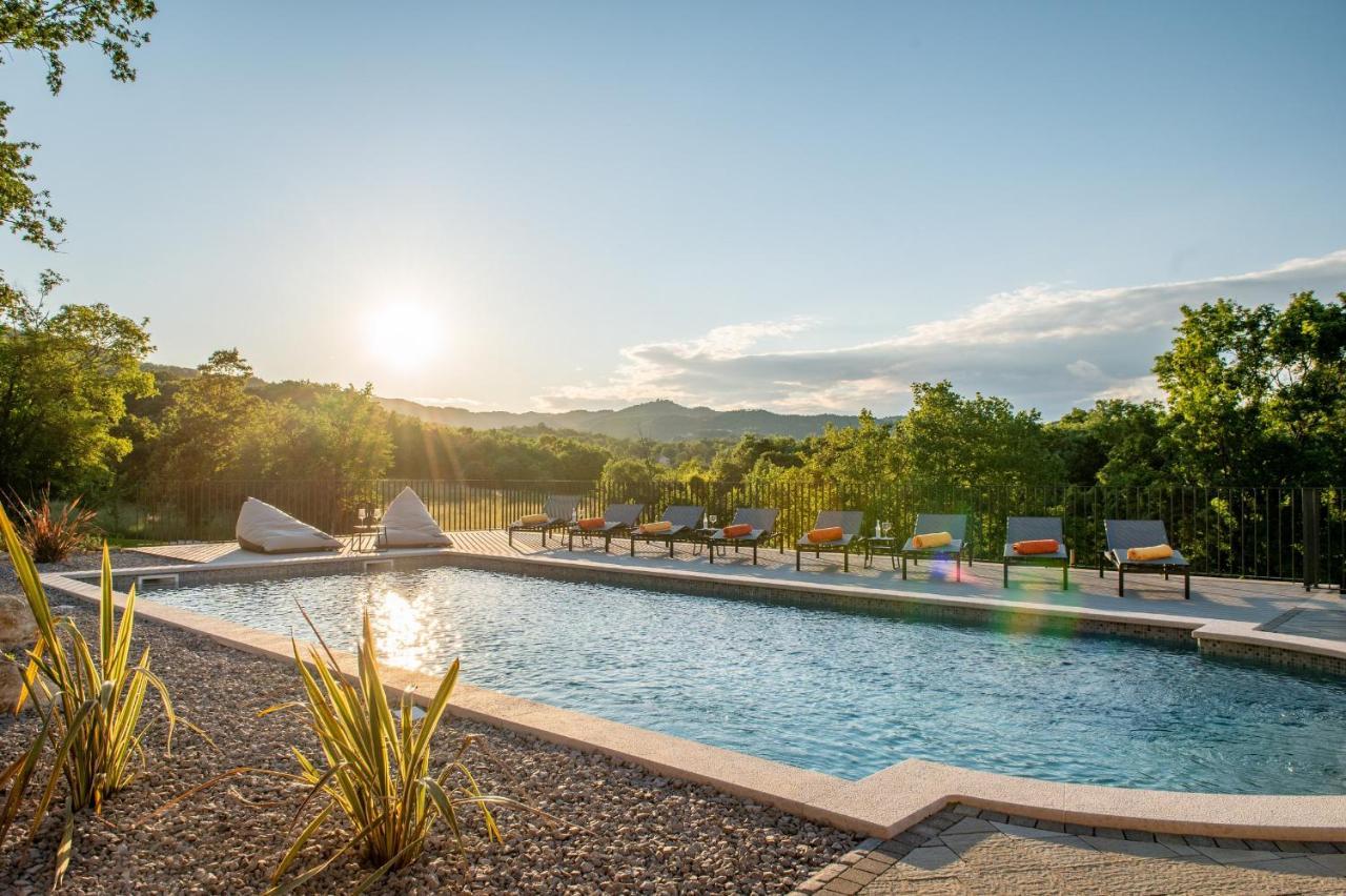 Luxury Villa Santa Cruz With Xl Pool And Jacuzzi Potpićan Εξωτερικό φωτογραφία