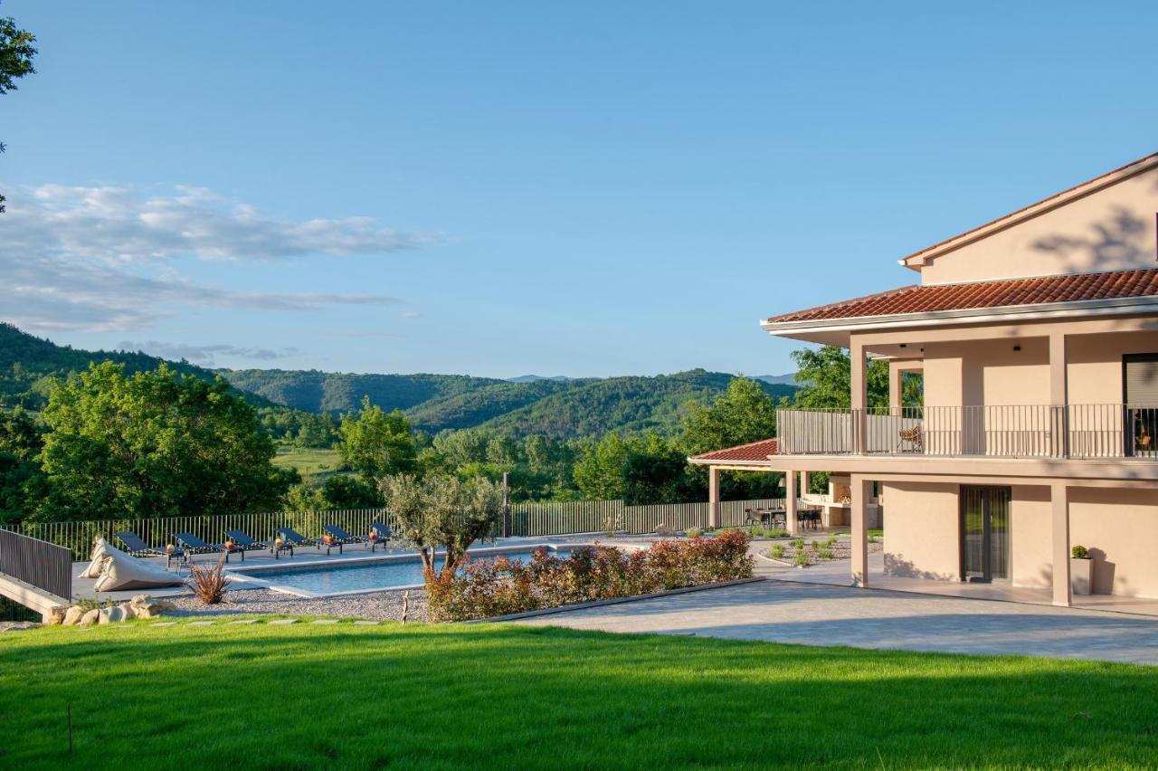 Luxury Villa Santa Cruz With Xl Pool And Jacuzzi Potpićan Εξωτερικό φωτογραφία