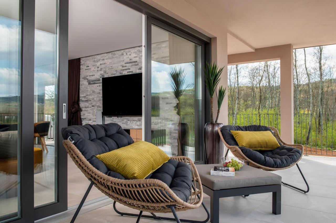 Luxury Villa Santa Cruz With Xl Pool And Jacuzzi Potpićan Εξωτερικό φωτογραφία