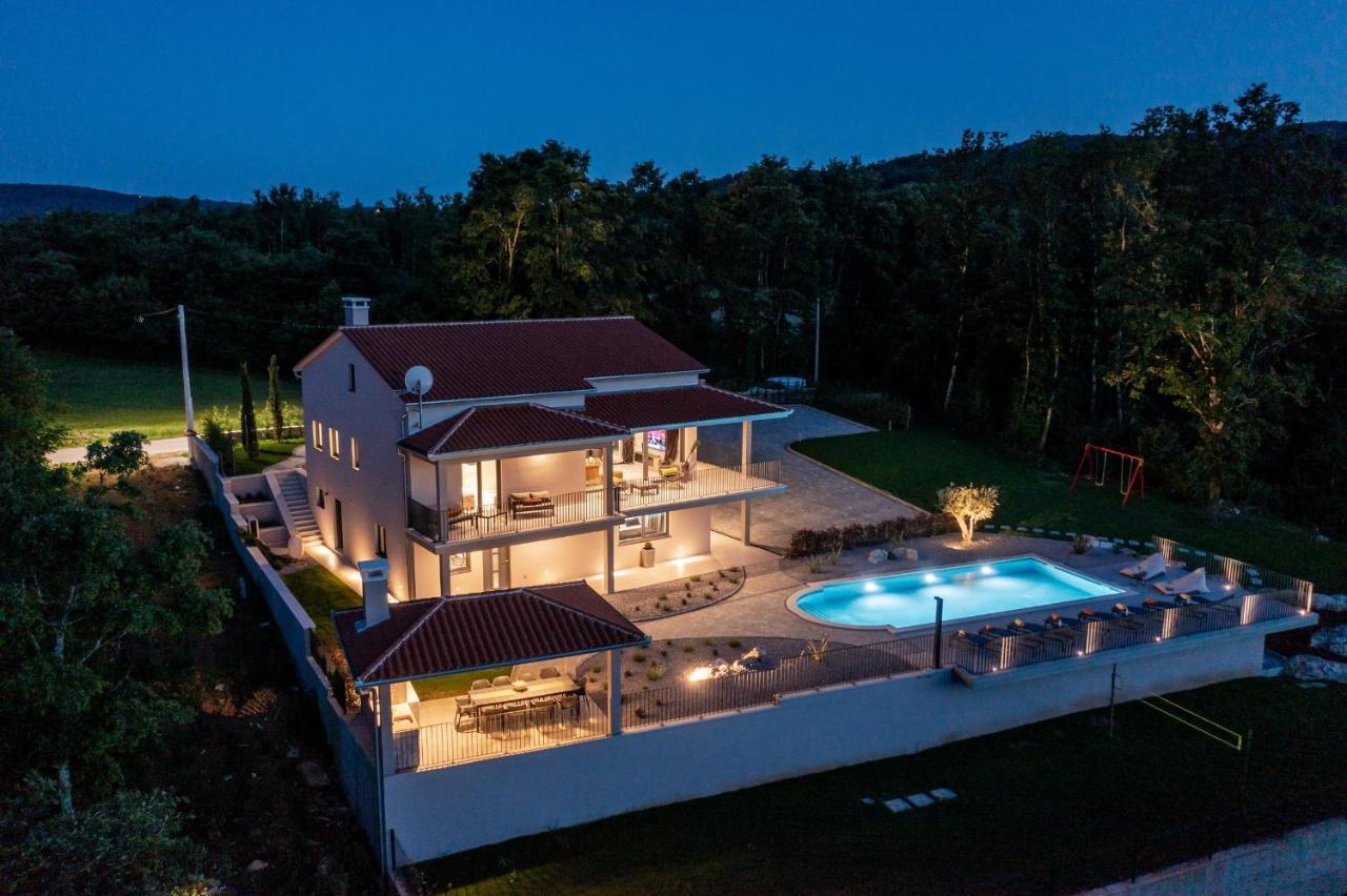 Luxury Villa Santa Cruz With Xl Pool And Jacuzzi Potpićan Εξωτερικό φωτογραφία